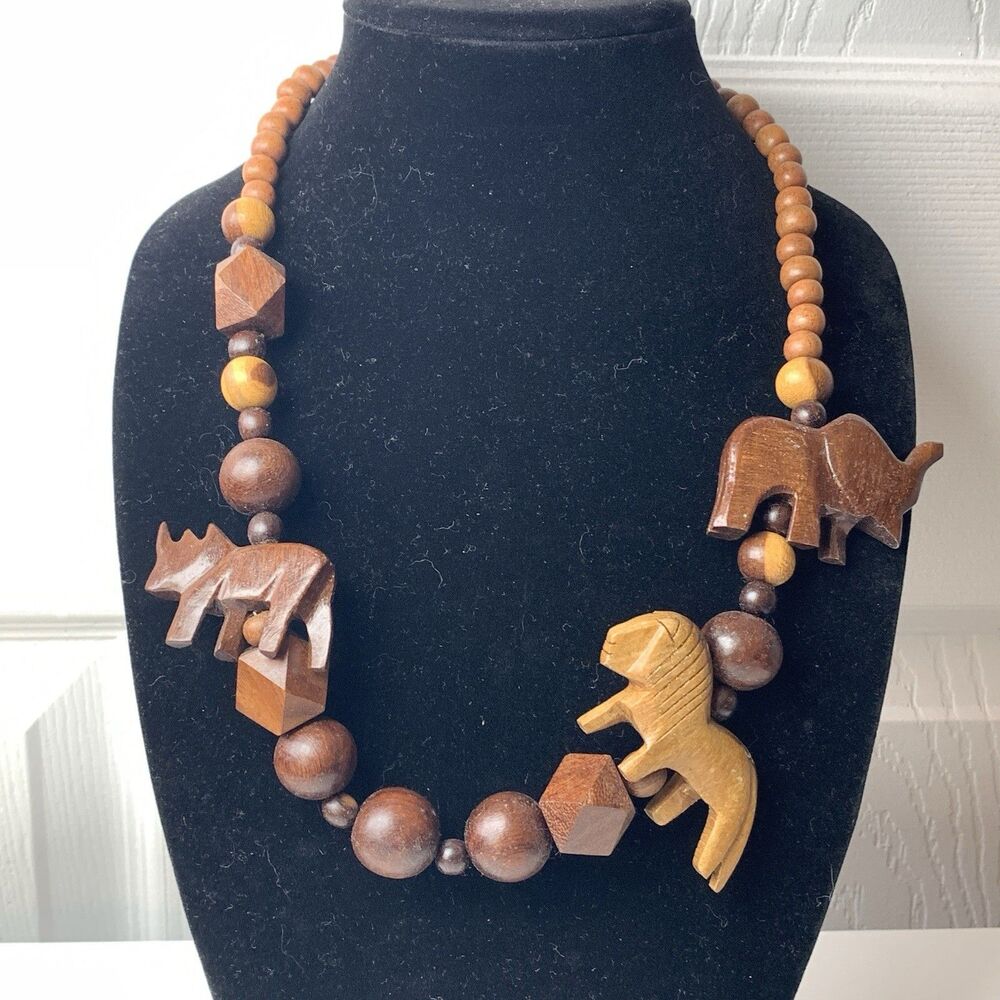 Vintage Wooden Animal Beaded Necklace Elephant Lion Rhino Safari Statement